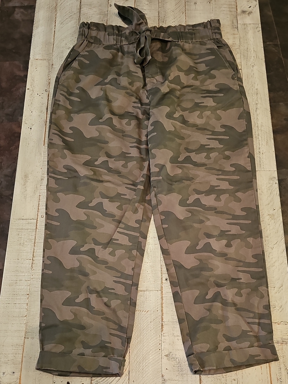Stitch Star Camo Paper Bag Tie Waist Ankle Pants Size 12